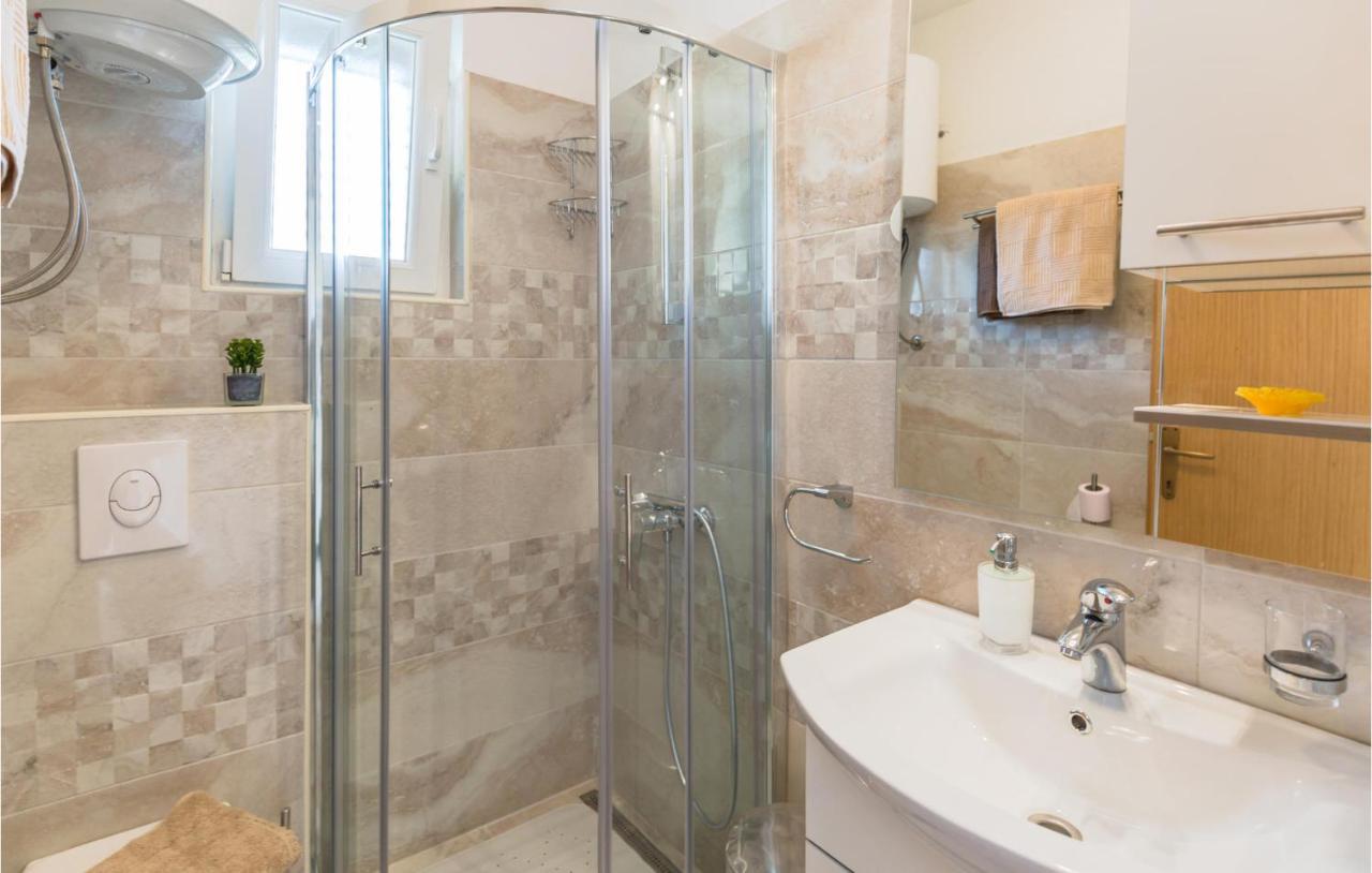 Lovely Apartment In Brela With House Sea View מראה חיצוני תמונה