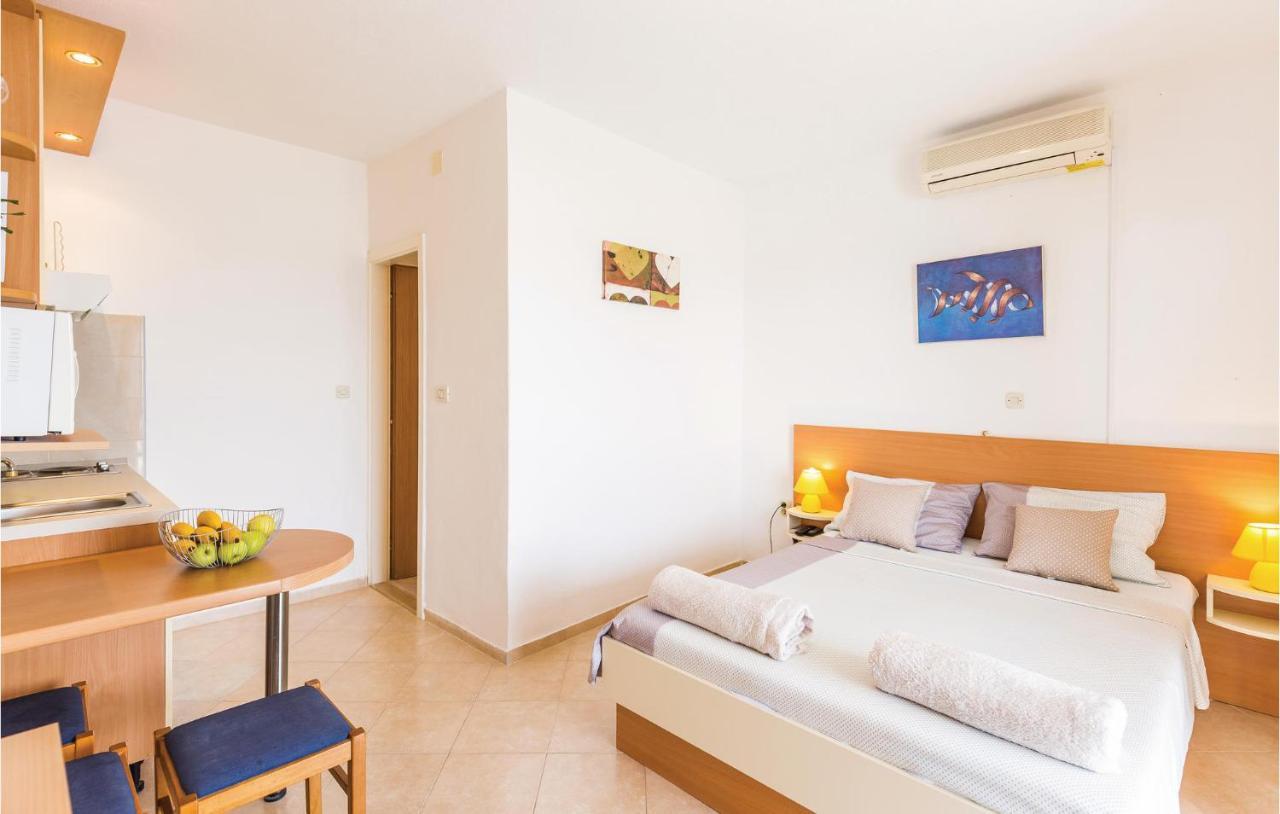 Lovely Apartment In Brela With House Sea View מראה חיצוני תמונה